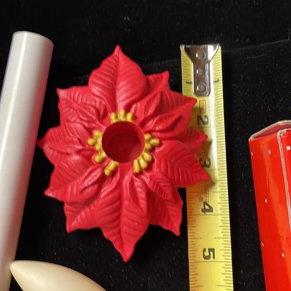 Avon Vintage Collectible Holiday Glow Candle-Light Red Poinsettia Base